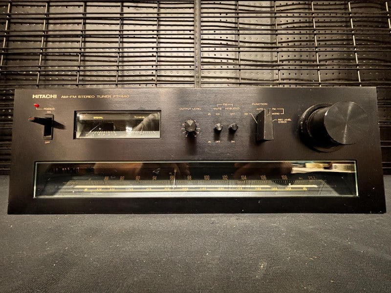 Vintage audio, Hitachi FT-440 AM/FM Stereo Tuner. Srial number 8006489 G. Unit powers up but has not: Vintage audio, Hitachi FT-440 AM/FM Stereo Tuner. Srial number 8006489 G. Unit powers up but has not been tested. All stereo & audio equipment in this auction is from a (ONE) owner estate in Hudson Va
