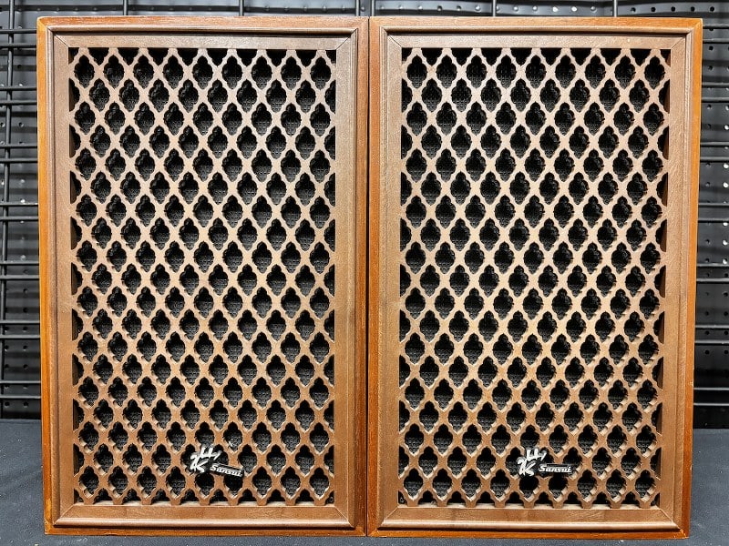 Vintage audio, Sansui SP-10 bookshelf speakers. Serial numbers 310080233 & 310081716. Speakers have (1 of 9)