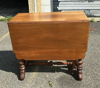 Very nice Victorian walnut one drawer swing leg dropleaf table, nice old finish, with wear to finish