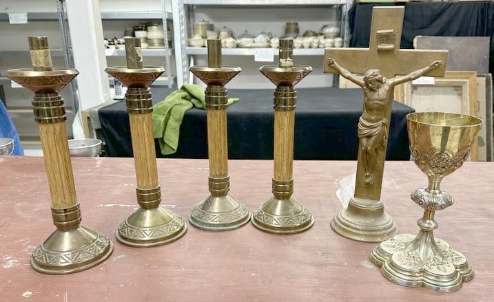 Estate lot (4) matching brass and oak center candelsticks from a Church measuring 14.5" high in nice (1 of 5)