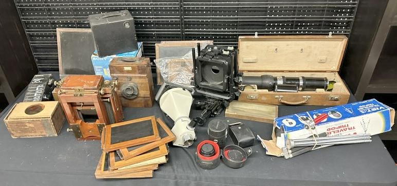 BIG lot misc. estate cameras and parts of cameras, some accessoiries, early wood cameras, lenses, (1 of 17)