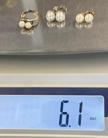 Ladies 10k pearl ring with (2) pairs of pearl 14k earrings, from local estate, total weight is 6.1