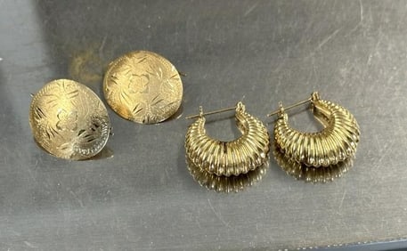 (2) pair 14k earrings from local estate, weigh 3.2 pennyweights. Nice condition.