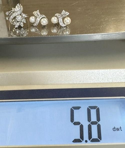 Ladies 14k white gold diamond cocktail ring, with similar diamond and pearl earrings, from local (1 of 5)