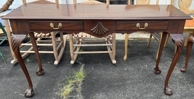 Contemporary mahogany Chippendale 2 drawer console table in very nice estate condition. Measures (1 of 1)
