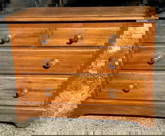 Nice country chest of drawers, from Hudson Valley estate, hardwood, possibly maple or birch (?),