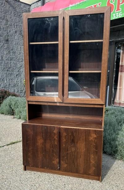Contemporary Danish Modern (2) part display cabinet, rosewood veneer, structurally sound, has (1 of 7)