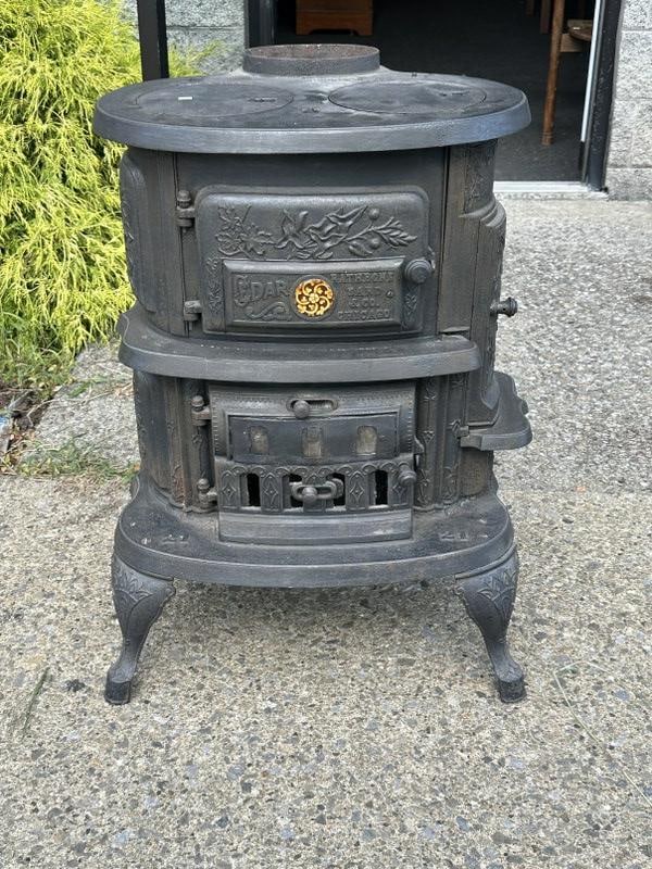 RATHBONE SORD & CO. small size cast iron parlor stove, nice condition, from local estate in Hudson (1 of 4)