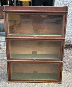 Globe Wernicke oak (3) stack barrister bookcase (no base ), from local estate, some wear to finish,