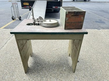 Stone Faceting and Cabochon electric machine, with box of grinding disks, from local estate, working