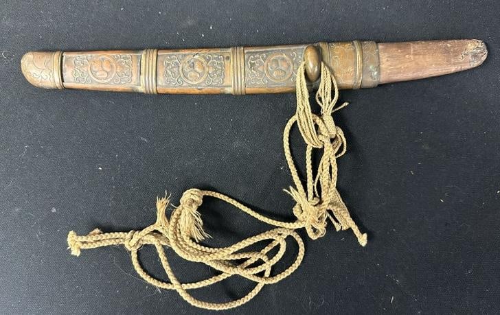 Asian dagger in sheath, found in local estate, missing wrap on handle, blade looks nice, sheath has (1 of 9)