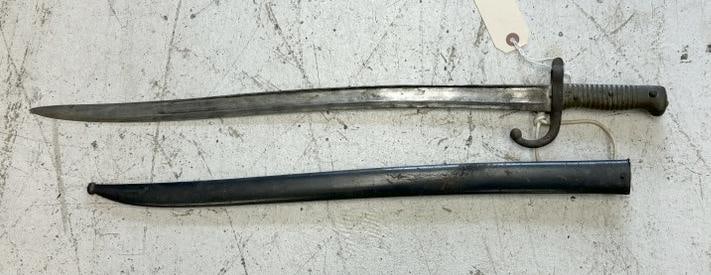 Early Military bayonet in sheath, both serial numbers match ( 22438 ) found in local estate, nice (1 of 5)