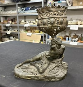 SOLDAT SPARTATE Deco figural metal lamp, bronze patina, no insert for the oil or kerosene, nice