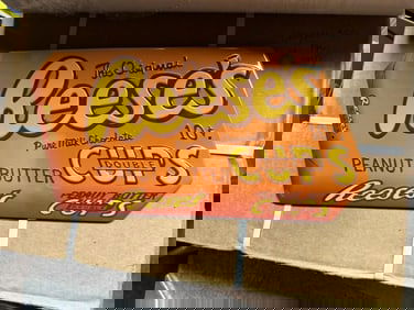 5 cases REESE'S tin embossed signs (7.5" X 15") 210 pcs.