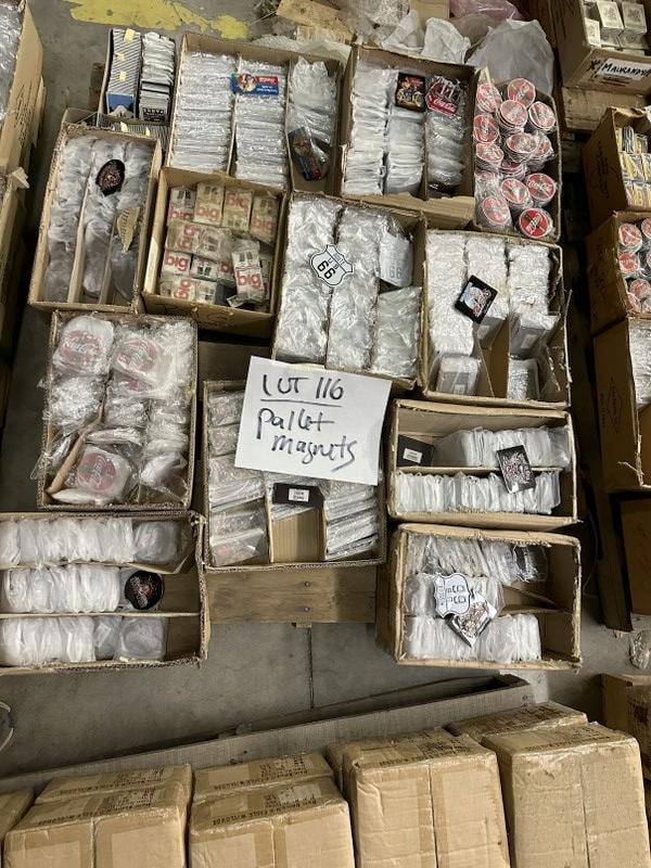 Thousands of advertising magnets, good variety….: Thousands of advertising magnets, good variety….