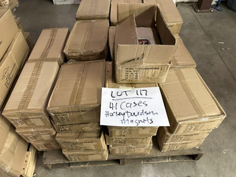 (41) cases HARLEY DAVIDSON MAGNETS, ( 288 in each case ), 4 different versions, 11,808 total (1 of 3)