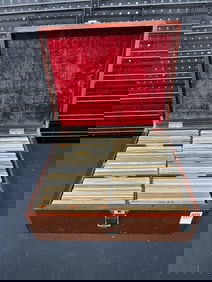 Wood case with 340 mixed stereoviews.
