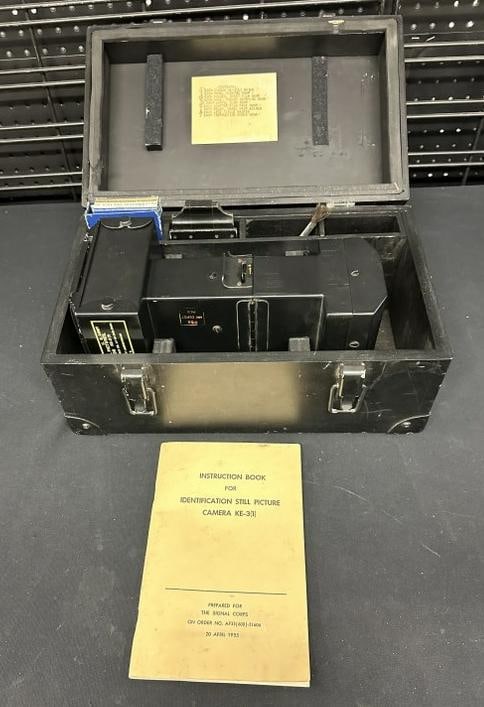 U S Army WW II Signal Corps Camera KE-3 (1), Serial No. 95….with case, just as we found it,: U S Army WW II Signal Corps Camera KE-3 (1), Serial No. 95….with case, just as we found it, appears to have always been taken care of, camera measures 13" long. Found in Hudson Valley estate.