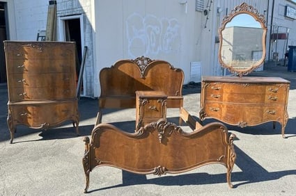 Wonderful 1940's walnut bedroom set in very nice clean condition, from Hudson Valley estate,