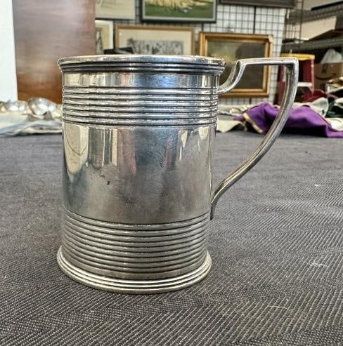 Thomas Robbins early silver Christening mug, hallmarked as pictured (1 of 5)