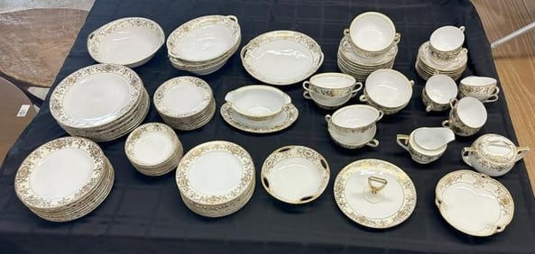 NORITAKE Christmas Ball set of dishes, service for (8) including serving pieces, in very nice