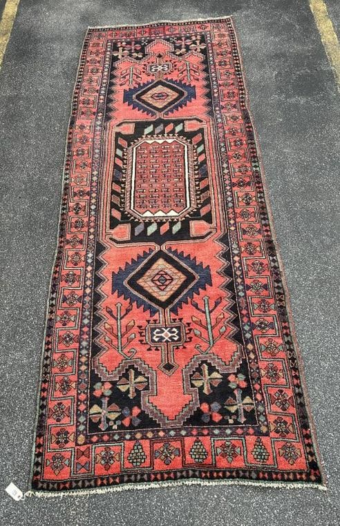 Estate handmade wool oriental rug, thick pile, wonderful pattern, nice clean condition, measures (1 of 3)