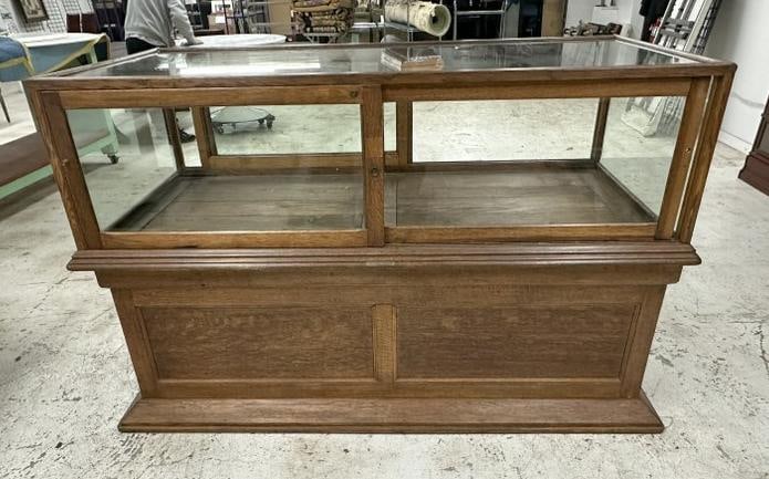Fabulous (2 part) quarter sewn oak large floor model showcase, doors open on both sides, sits on (1 of 6)