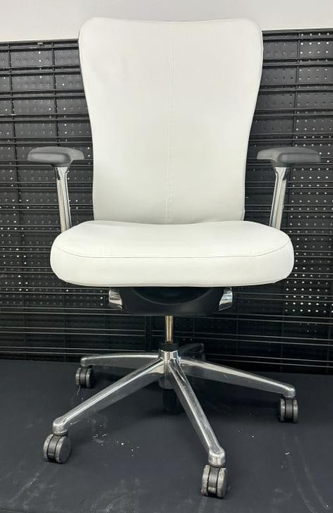 HAWORTH high end  swivel office task chair, with white leather seat and back, fine condition, with (1 of 4)