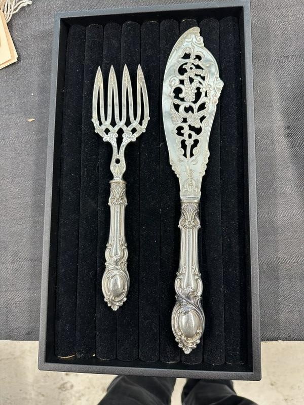 Fabulous 19th c fish set (2) pieces, silverplate with sterling handles, fine workmanship, fine (1 of 6)
