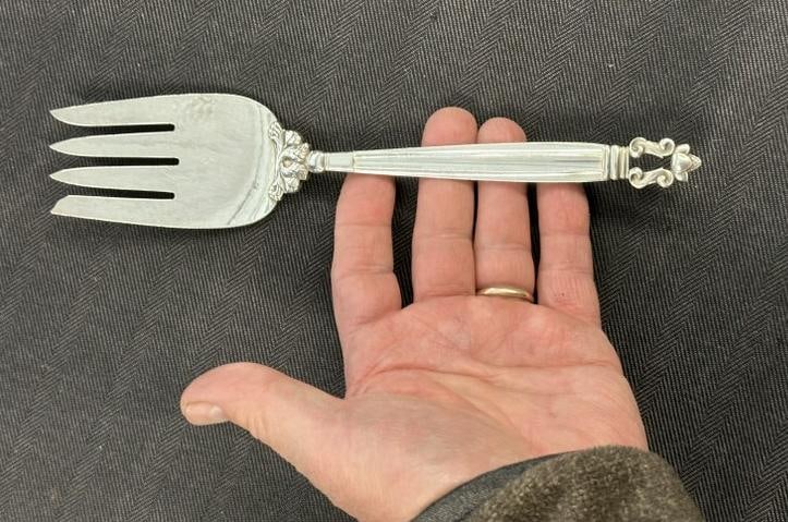 GEORG JENSEN sterling silver 9" long serving fork, fine estate condition, weighs 2.96 troy ounces. (1 of 3)