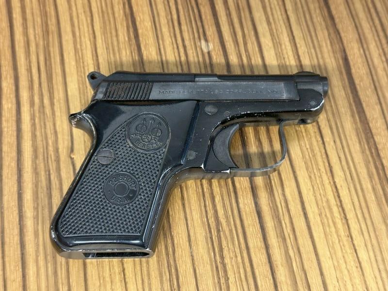 BERETTA Model 950 BS 22 Short pistol, working order, just as we found it in Hudson Valley estate.: BERETTA Model 950 BS 22 Short pistol, working order, just as we found it in Hudson Valley estate. The Serial Number is BER 83044T. All modern firearms will have back ground checks by New York State Re