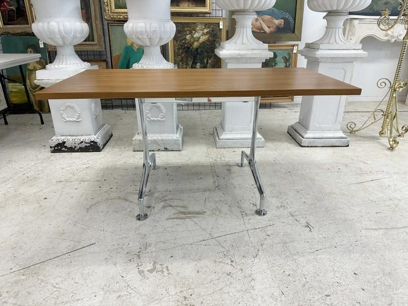 BERNHARDT Furniture Mid Century form training table, in very nice condition, has chrome bases in (1 of 7)