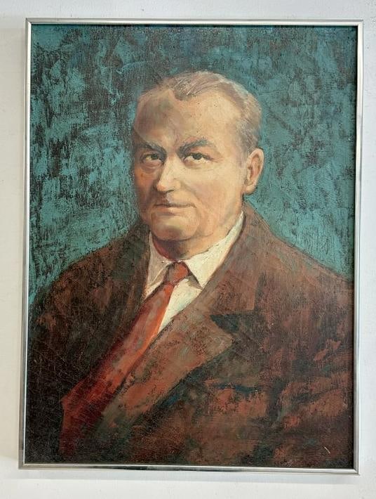 ROLAND PARTOS ( b 1929 Romania ), wonderful o/c portrait of gentleman, possibly a self portrait,: ROLAND PARTOS ( b 1929 Romania ), wonderful o/c portrait of gentleman, possibly a self portrait, cica 1950's or so, in simple silver metal frame. Painting measures 24" x 18". In very nice estate condi