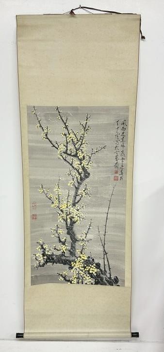 Chinese handpainted scroll snow falling on tree with yellow leaves ( WANG SHAOYUN ), painting (1 of 4)