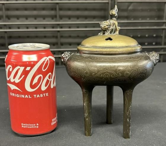 Japanese bronze censer with top and Foo Dog finial, marked ( MADE IN JAPAN ), nice condition,: Japanese bronze censer with top and Foo Dog finial, marked ( MADE IN JAPAN ), nice condition, measures 6.75" high to top of finial. From one owner estate collection of Asian and related goods in Troy,
