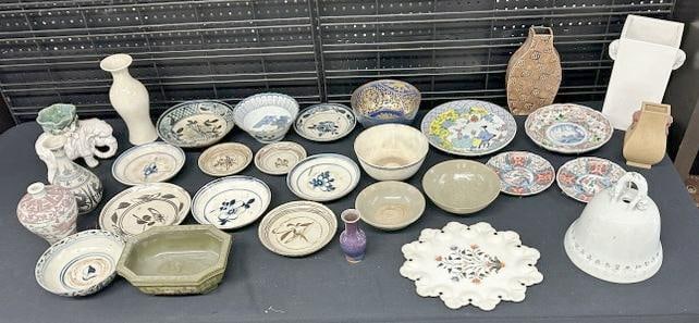 Lot of Asian ceramics and porcelains, good lot for a dealer to sort out…some with nicks and small (1 of 6)