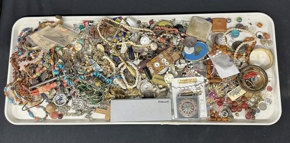 Estate lot costume jewelry, good lot for dealer to sort out or jewelry maker to repurpose, parts,