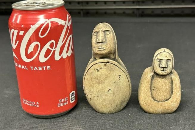 (2) carved EUNICE HENRY soapstone figures, both signed on bases as pictured. In nice condition, each: (2) carved EUNICE HENRY soapstone figures, both signed on bases as pictured. In nice condition, each numbered on bottom too.. They measure 4" and 2.75" tall. Artist: Eunice Henry (Onondaga) Community: