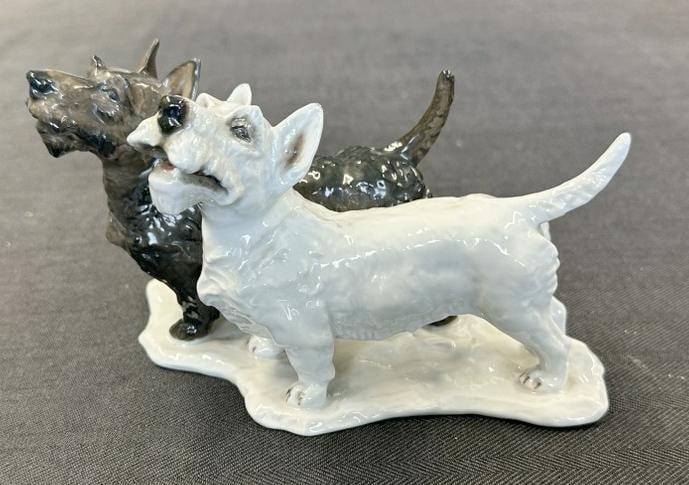 ROSENTHAL Scottish Terriers figurine, one black, one white, fine estate condition. Measures 7" long.: ROSENTHAL Scottish Terriers figurine, one black, one white, fine estate condition. Measures 7" long. From the estate of world renowned Scottish Terrier enthusiast, breeder and collector William "Bill"