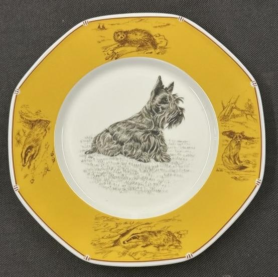 HERMES Scottish Terrier plate, in fine condition, measures 8.25" across. Has other animals on: HERMES Scottish Terrier plate, in fine condition, measures 8.25" across. Has other animals on border…..From the estate of world renowned Scottish Terrier enthusiast, breeder and collector William "B