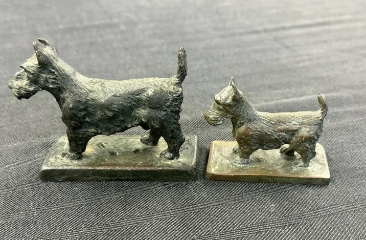 Paul Edouard Dreux (1855 - 1947) (2) Bronze Scottish Terrier sculptures, both signed, nice patina,: Paul Edouard Dreux (1855 - 1947) (2) Bronze Scottish Terrier sculptures, both signed, nice patina, and in nice estate condition. They measure 3 3/8" long and 2.5" long. He was active and lived in Fran