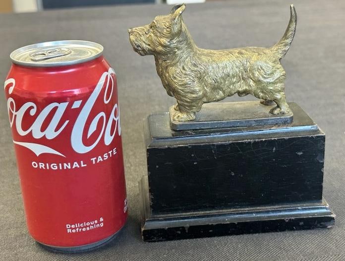 Bronze Scottish Terrier on wood base, almost like a trophy, nice condition, unsigned, Scottish: Bronze Scottish Terrier on wood base, almost like a trophy, nice condition, unsigned, Scottish Terrier measures 4" long, total height is 5.75" high. From the estate of world renowned Scottish Terrier