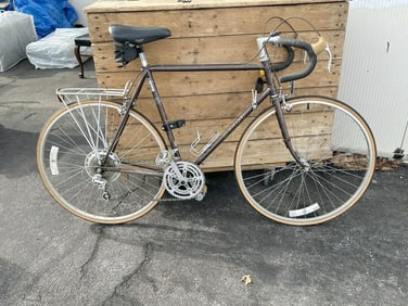 MIYATA Mountain Bicycle, nice overall condition. 27" Mountain Bicycle.