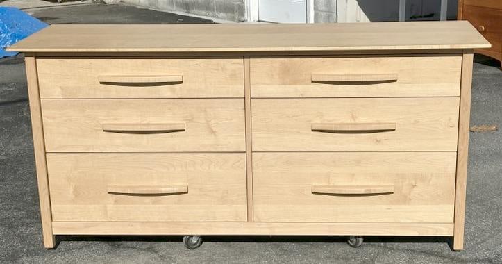 POMPANOOSUC MILLS custom made (6) drawer modern style dresser, looks like a white maple,: POMPANOOSUC MILLS custom made (6) drawer modern style dresser, looks like a white maple, structurally sound, well made, signed and dated on back as pictured. Wonderful form, and quality made. Measures