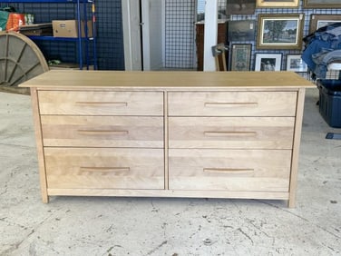 POMPANOOSUC MILLS custom made (6) drawer modern style dresser, looks like a white maple,
