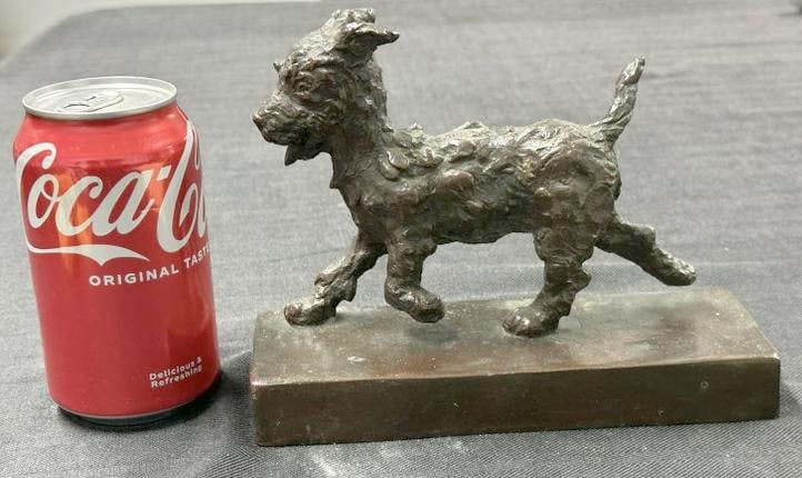 Edith Barretto (Stevens) Parsons (1878 - 1956) bronze SCOTTISH TERRIER, nice estate condition, nice: Edith Barretto (Stevens) Parsons (1878 - 1956) bronze SCOTTISH TERRIER, nice estate condition, nice patina, signed as pictured. Stamped ( GORHAM FOUNDERS ). Measures 7.75" wide x 2.75" deep x 5.75" hi