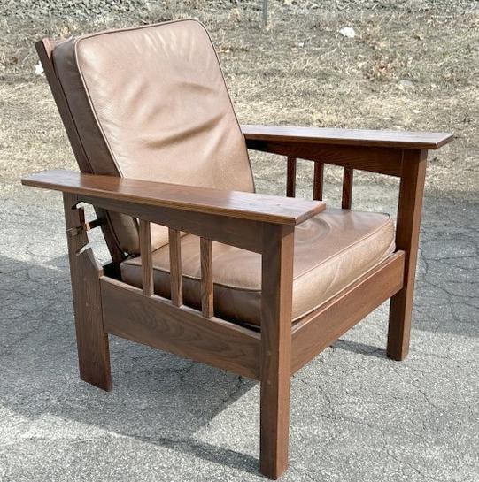 Contemporary Mission Oak Morris Chair, nice cushions, nice finish and patina, structurally sound.: Contemporary Mission Oak Morris Chair, nice cushions, nice finish and patina, structurally sound. From nice home in the Hudson Valley.