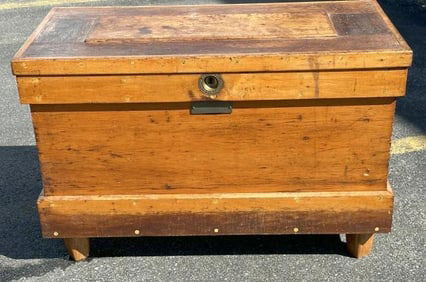 Circa 1900 tool chest with removeable sliding drawers inside, older refinish, used as coffee table
