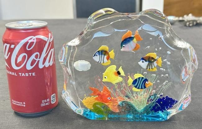Vintage MURANO glass fish aquarium, with MURANO paper label intact, from local estate, measures 7.5": Vintage MURANO glass fish aquarium, with MURANO paper label intact, from local estate, measures 7.5" wide x 6" high, in very nice estate condition.