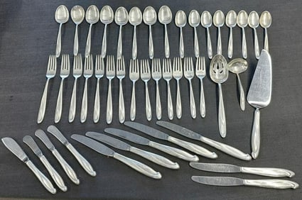 REED & BARTON Sterling Silver flatware set - includes (8) large spoons, (8) teaspoons, (7) dinner